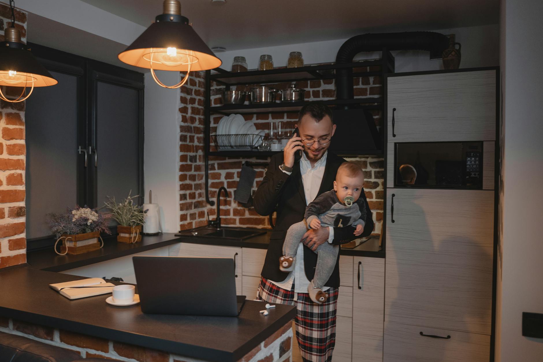 Balancing Parenting and Career With Practical Habits